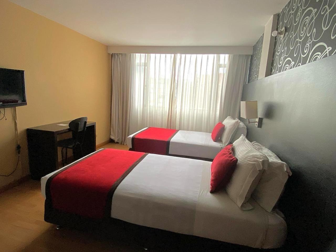 Hotel Silver Javeriana By Hospedium Bogotá Zewnętrze zdjęcie