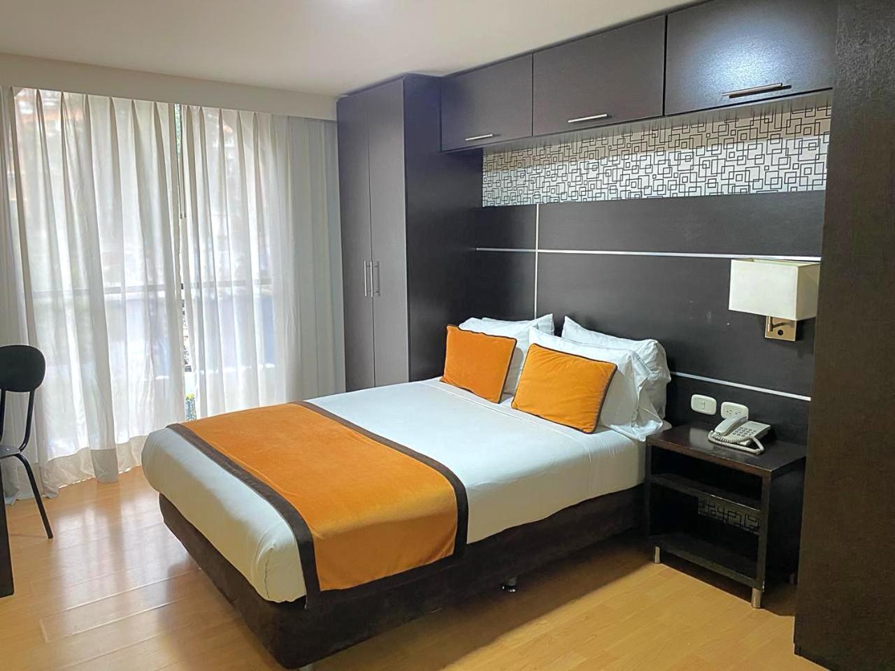 Hotel Silver Javeriana By Hospedium Bogotá Zewnętrze zdjęcie