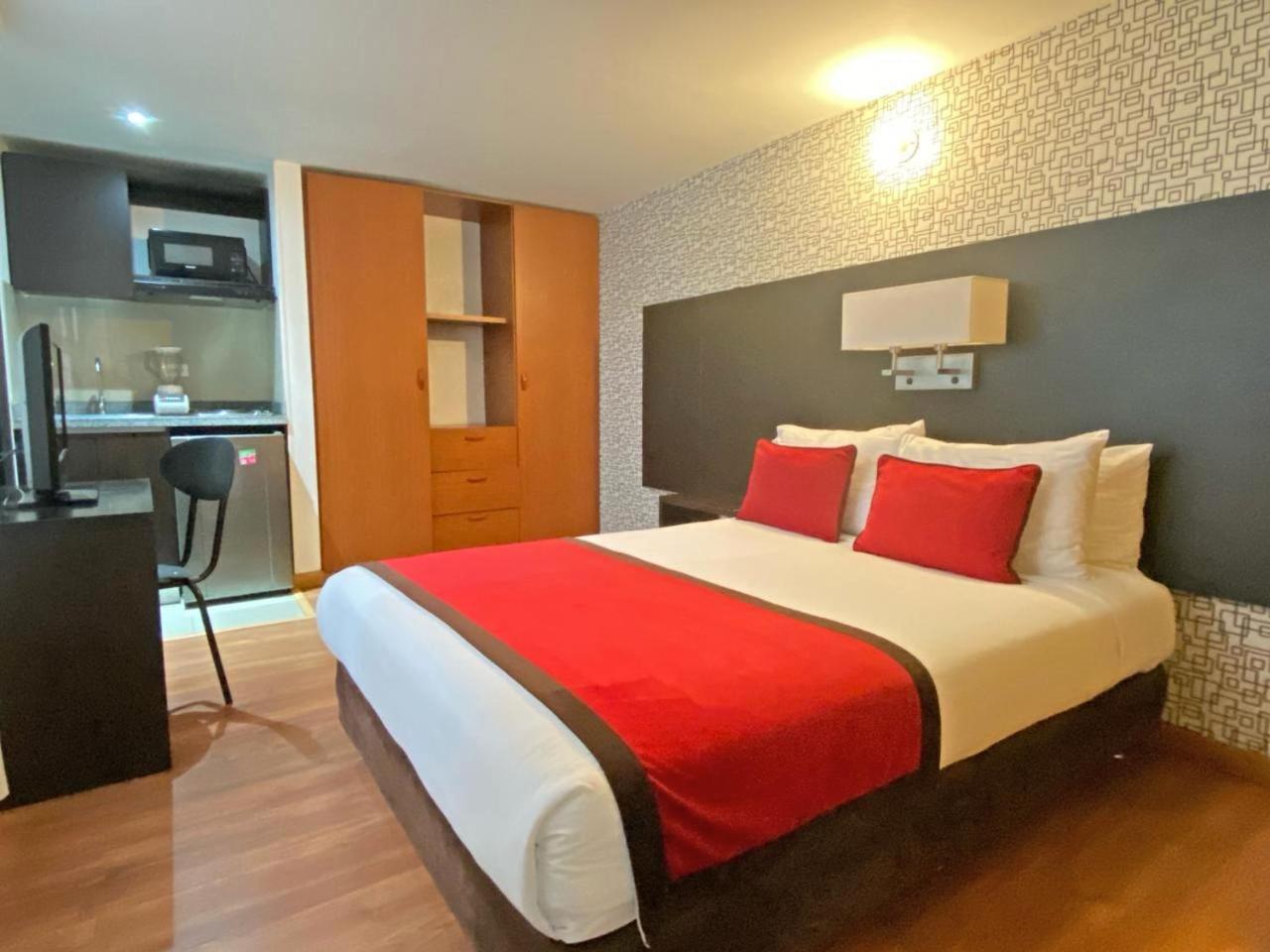 Hotel Silver Javeriana By Hospedium Bogotá Zewnętrze zdjęcie